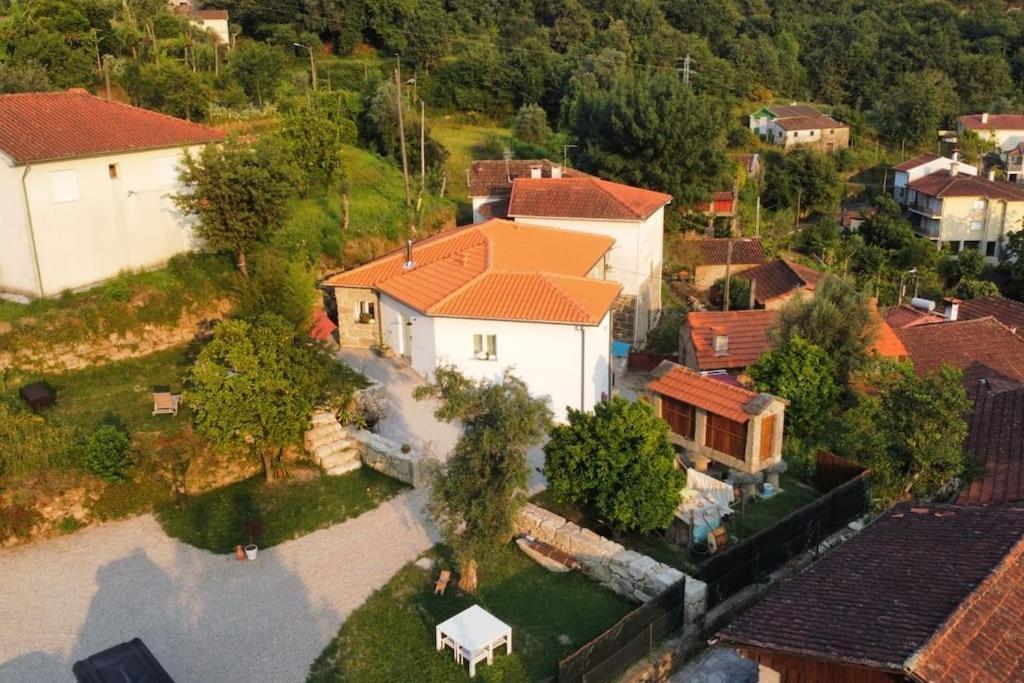 לינה וארוחת בוקר טראס דה בורו A Casa Com 2 Pereiras מראה חיצוני תמונה